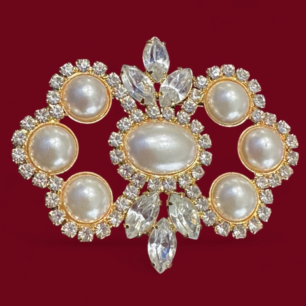 Vintage French Classic Pearls and Crystals Gold Tone Brooch - Picture 2 of 4